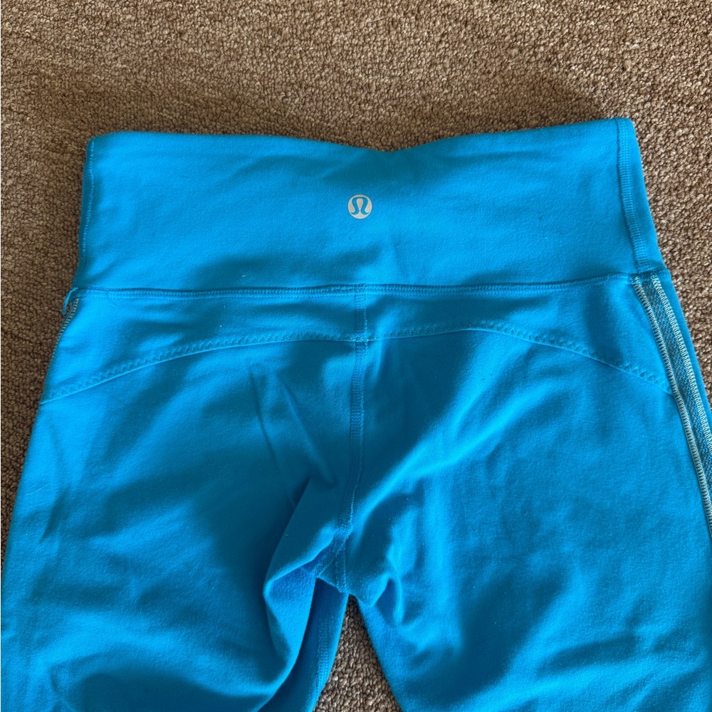 Blue cropped lululemon leggings - Picture 4 of 8